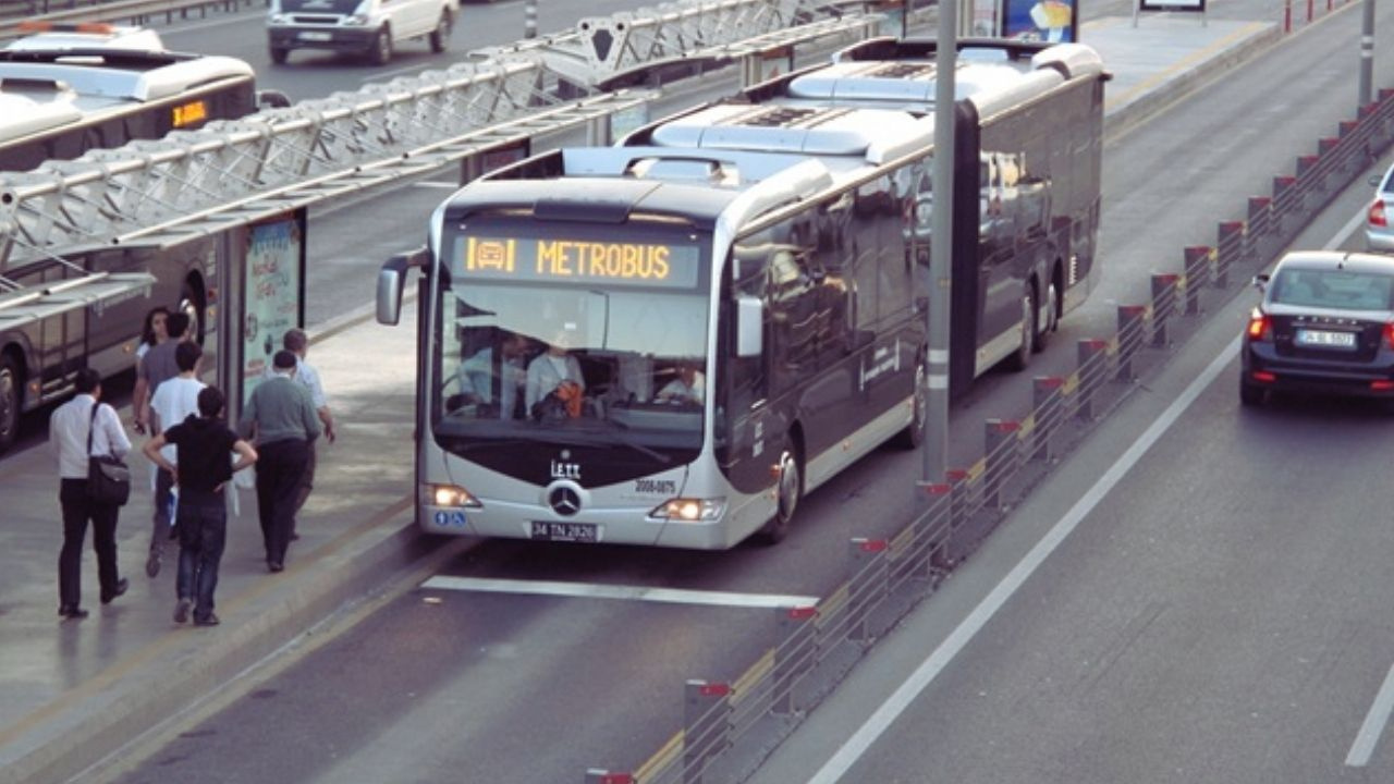 Metrobüs kullananlar dikkat! Güzergah değişti, 6 durak kapalı olacak Img