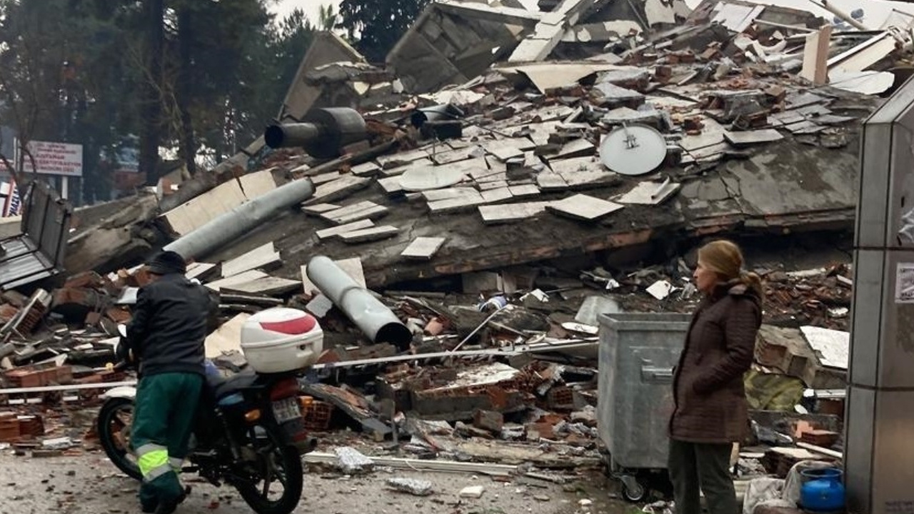 15 canın gittiği Akgül Apartmanı davası: Adalet 1 yıldır ‘bilirkişi’ bekliyor Img