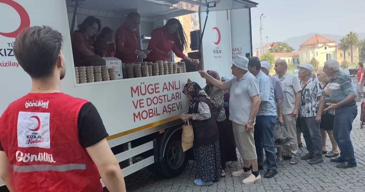 Kızılay Bornova’dan 2 bin kişilik aşure ikramı Img